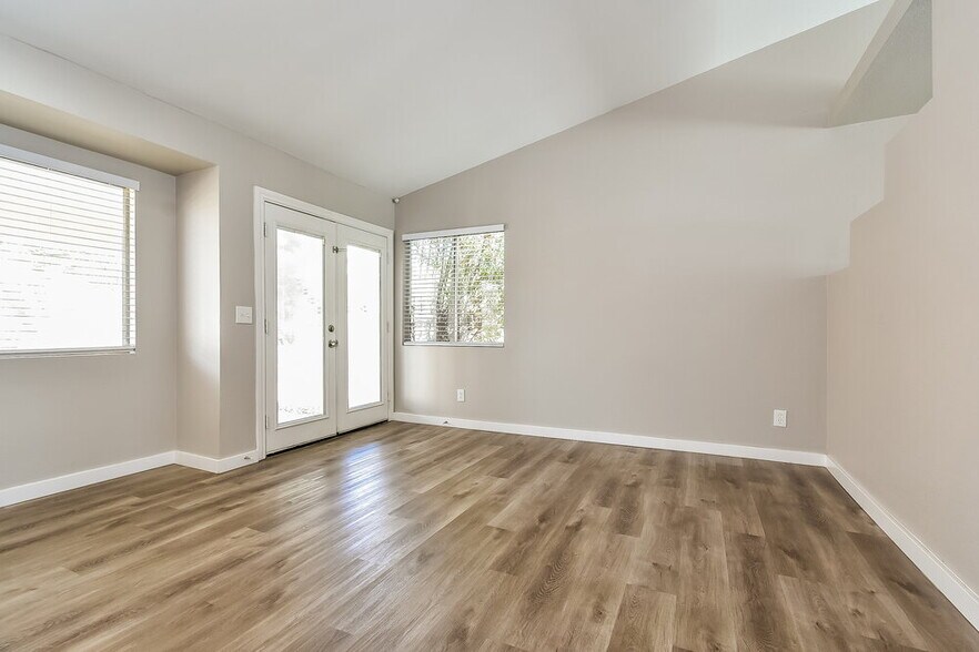 Building Photo - 8073 Boardwalk Way