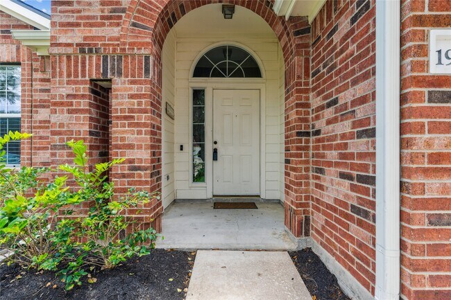 Building Photo - 19511 Ingham Dr