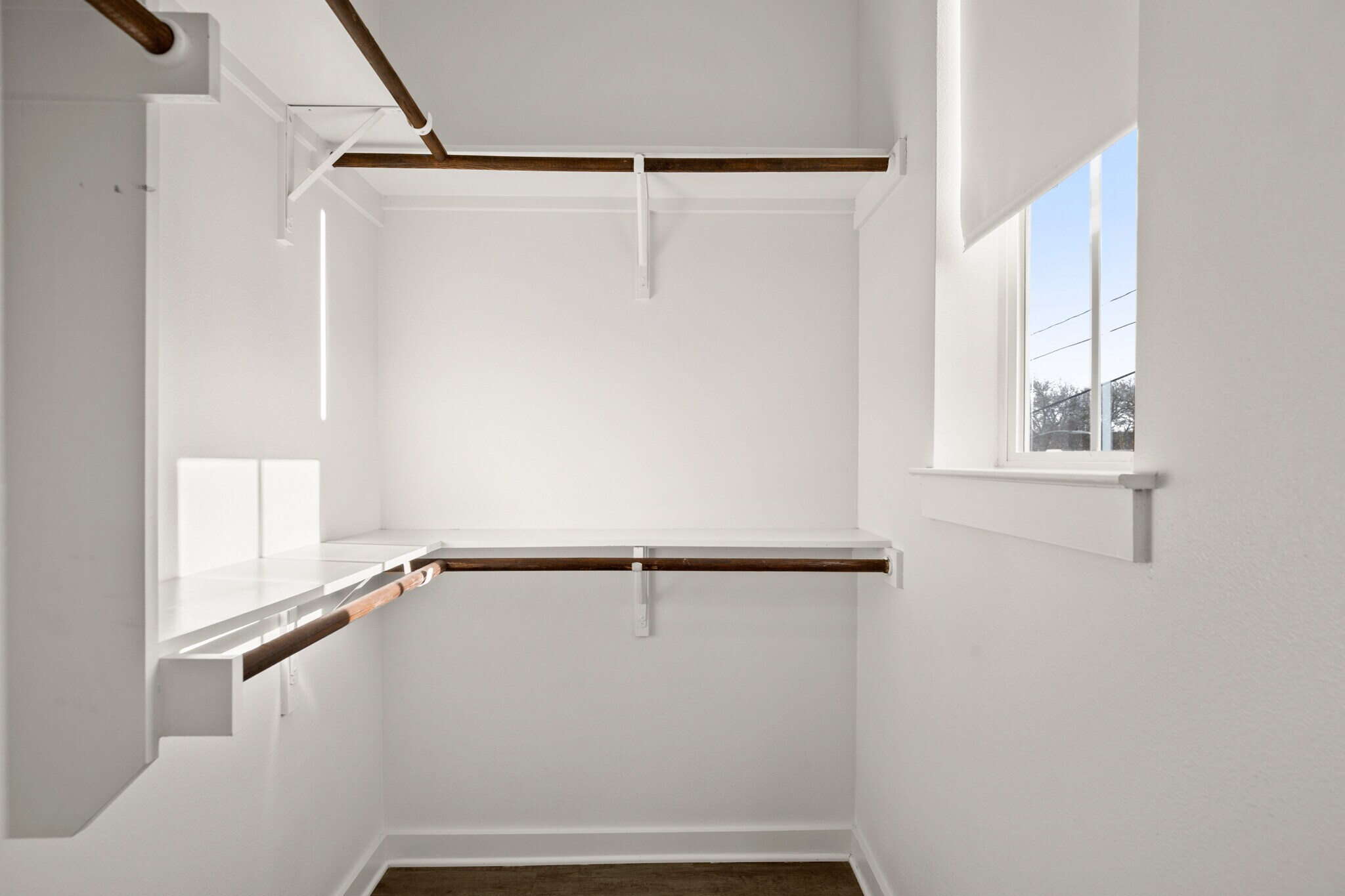 Building Photo - 2624 Metcalfe Rd