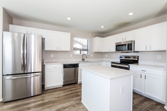 Building Photo - 1361 E Ryan Rd