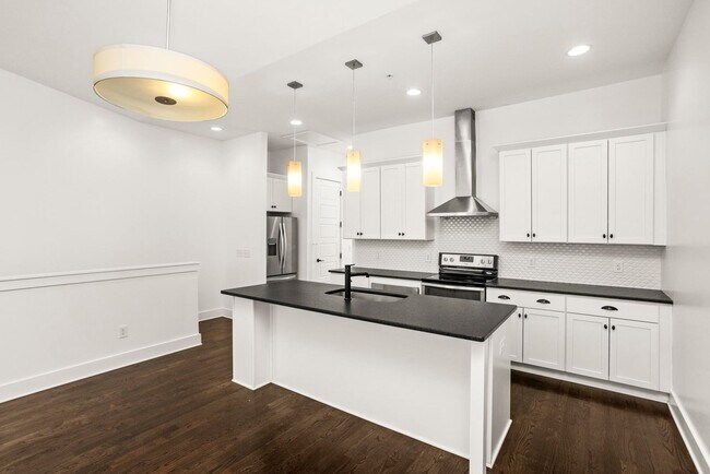 Building Photo - 1034 Maynor Ave