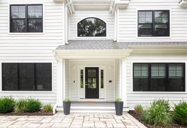 Building Photo - 59 Gardiners Ln