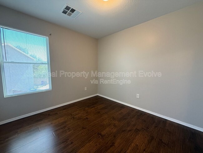 Building Photo - 7238 S 42nd Ln