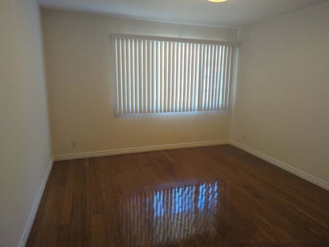 Building Photo - Gorgeous 3 bed 2.5 bath home with stunning Ocean Views and lots of natural light, in the highly s...