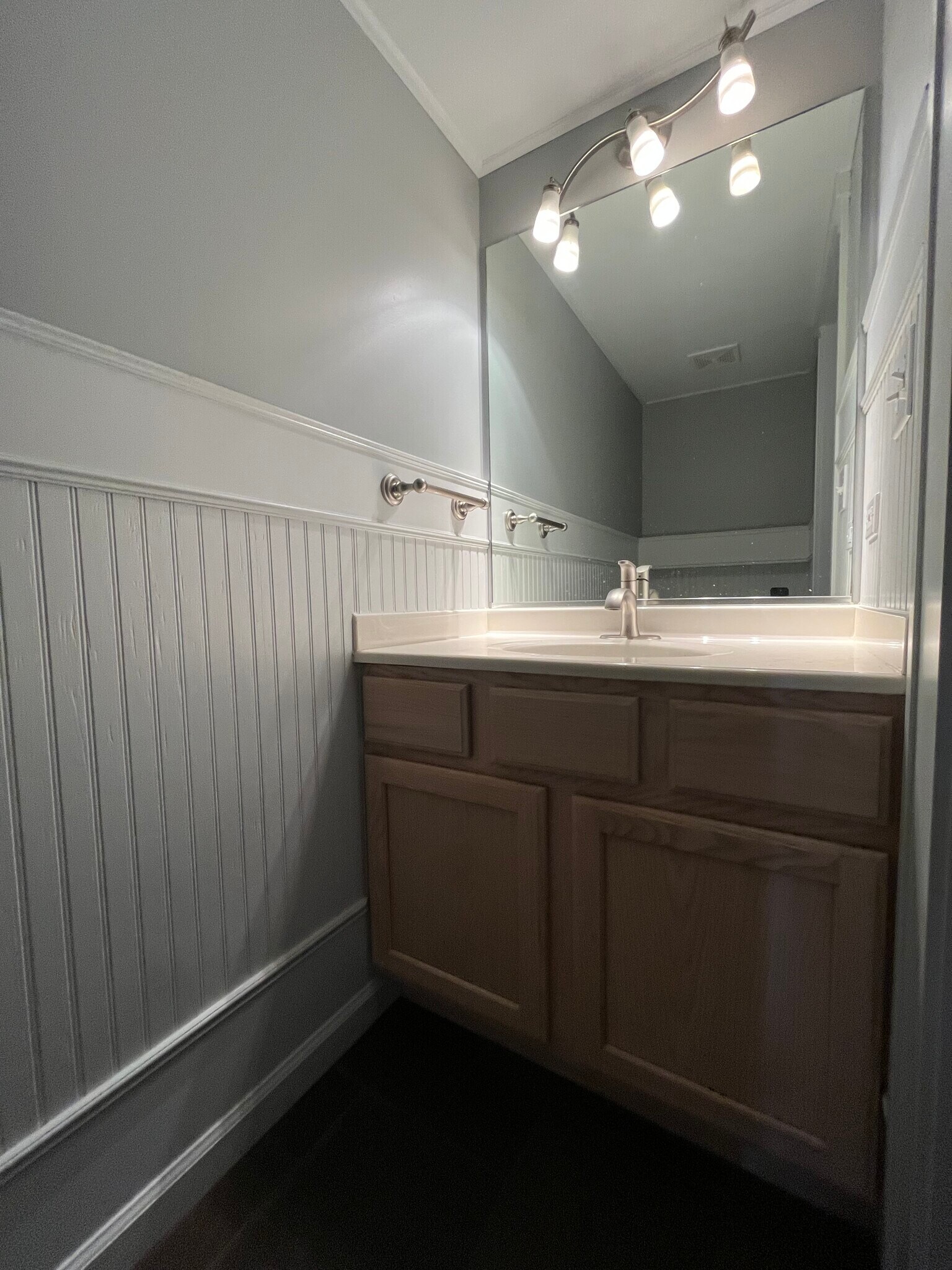 Building Photo - 203 Spring Point Dr