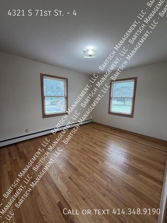 Building Photo - 4321 S 71st St