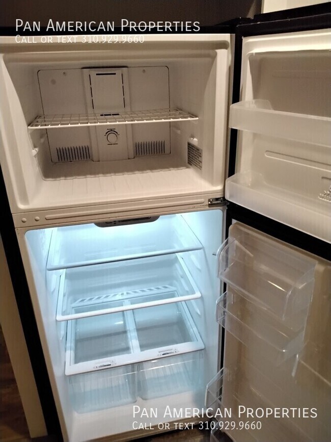 Building Photo - 6621 1/4 Crenshaw Blvd.-