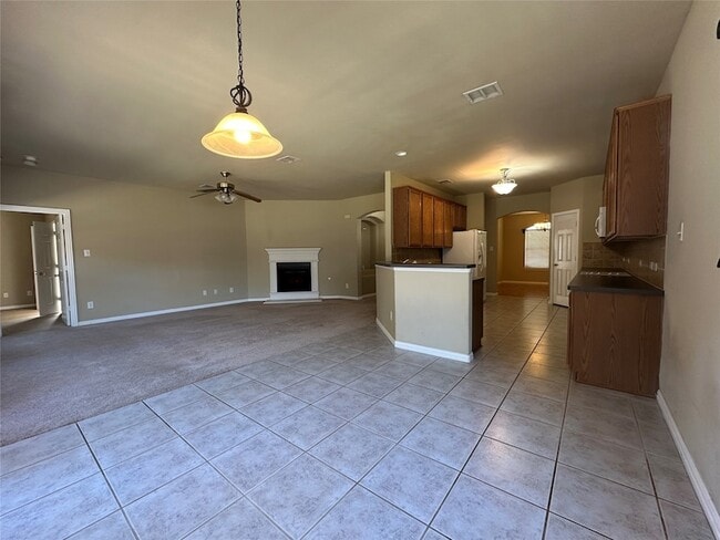 Building Photo - 8466 Davis Dr