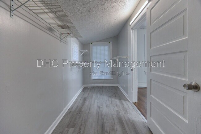 Building Photo - 3120 Pierpont Ave