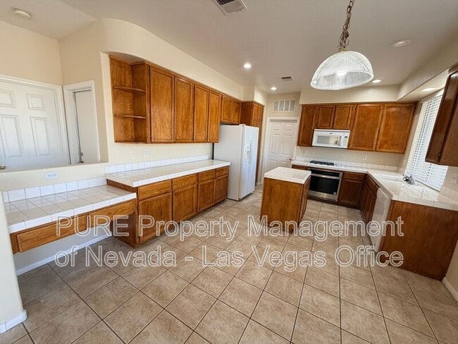 Building Photo - 266 Bluefield Ln