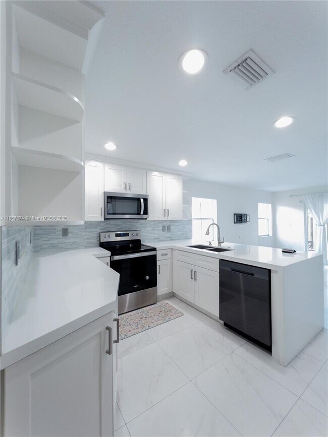 Building Photo - 16449 SW 48th Terrace