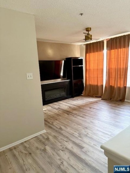 Building Photo - 1337 Paddington Rd