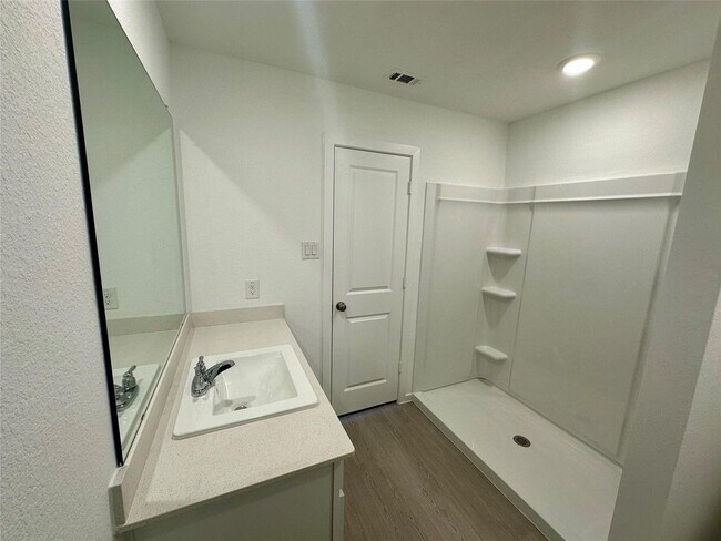 Building Photo - 6407 Begonia Trellis Dr