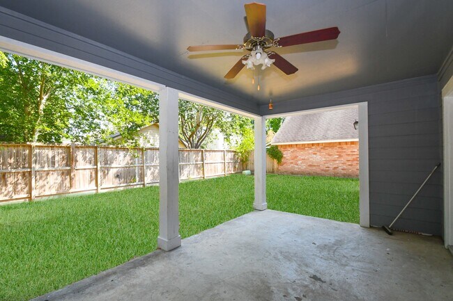 Building Photo - 1643 Beaconshire Rd