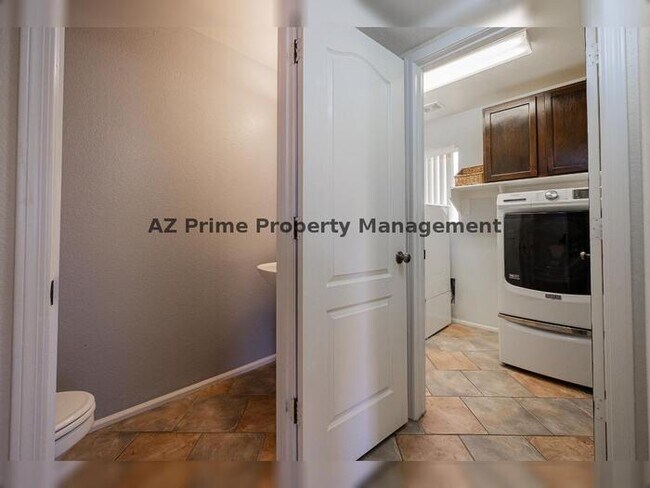 Building Photo - 16090 W Latham St