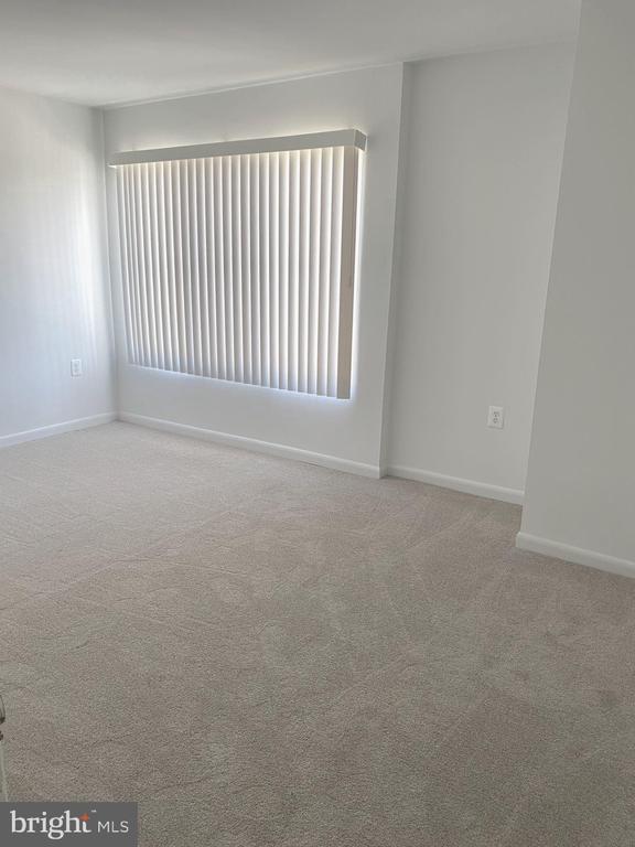 Building Photo - 15702 Dorset Rd