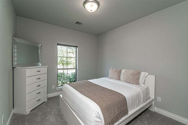 Building Photo - 546 Cedar Harbor Ct