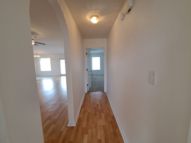 Building Photo - Recently renovated 4BR/3BA close to NAS an...