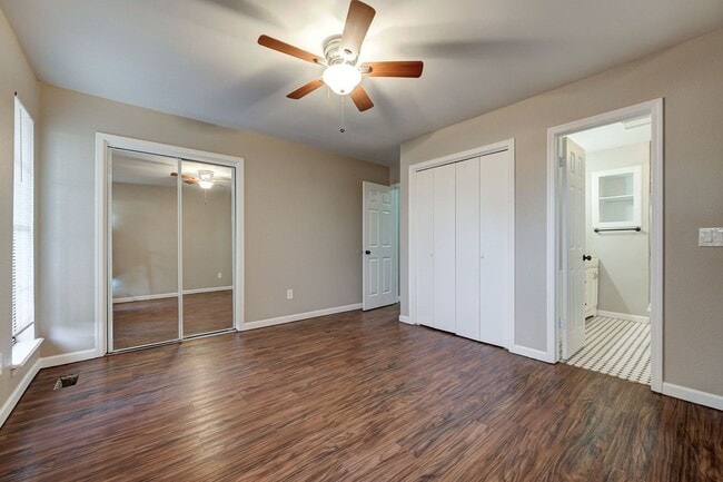 Building Photo - Welcome to your next home—a charming 2-bedroom, 2-bathroom retreat