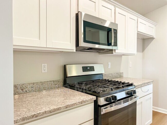 Building Photo - 121 Braxton Dr