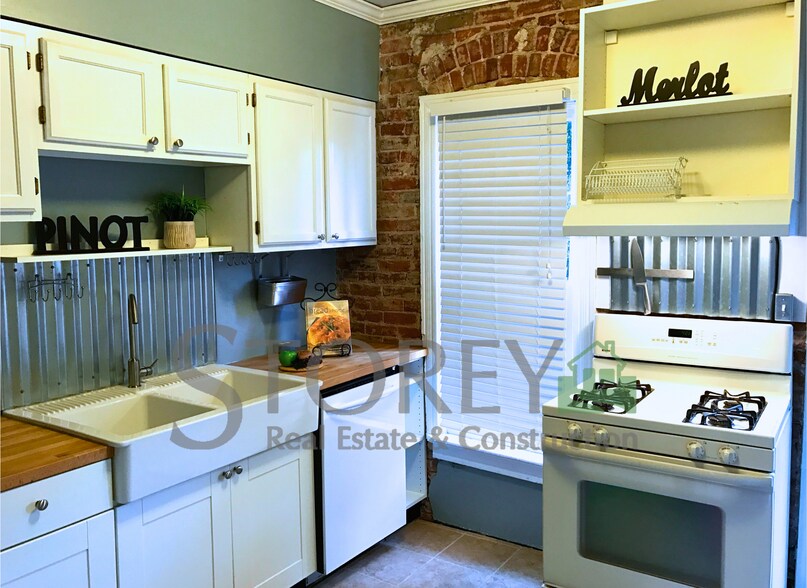 Building Photo - 3350 W Moncrieff Pl