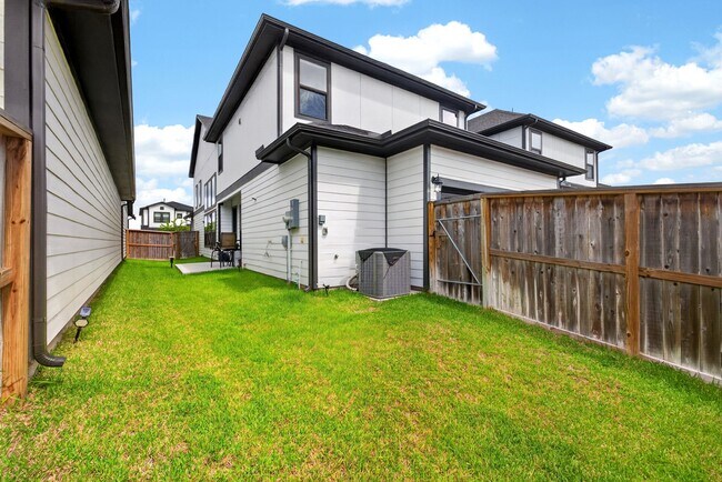 Building Photo - 1514 Park Path Dr