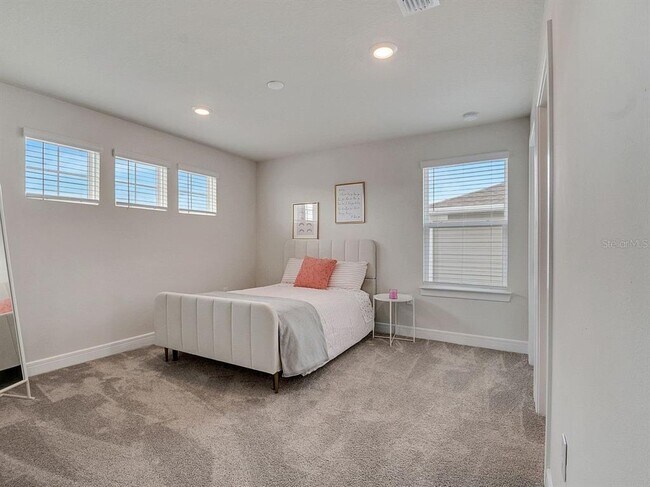 Building Photo - 4532 Gliding Wave St