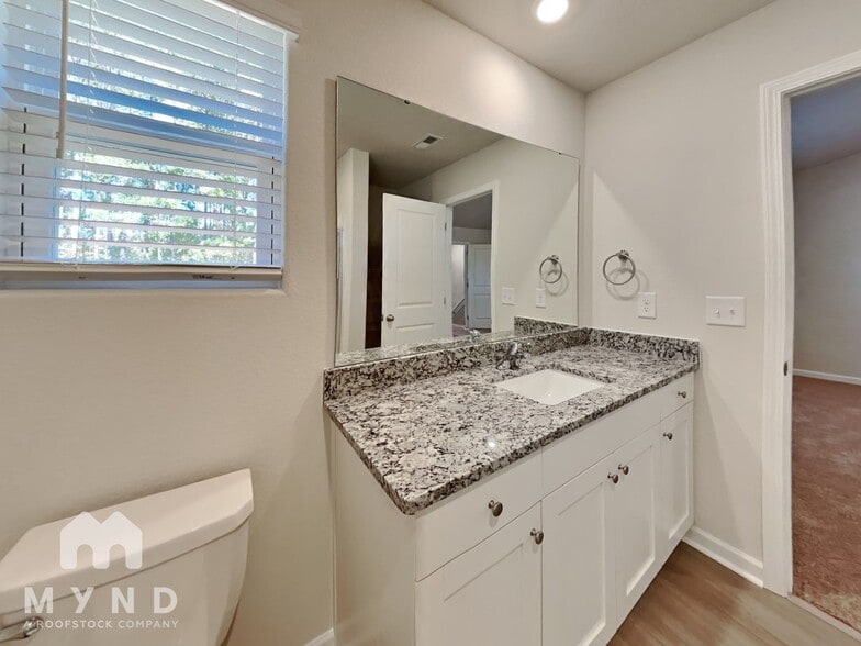 Building Photo - 330 Ivy Bank Dr