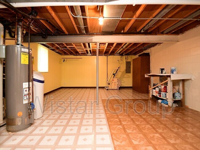 Building Photo - 16105 Arbor Ct
