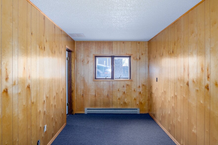 Building Photo - 213 E Missoula Ave