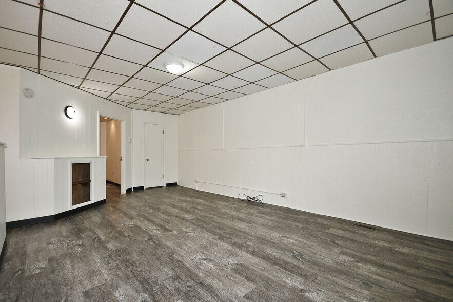 Building Photo - 2040 Brownsville Rd