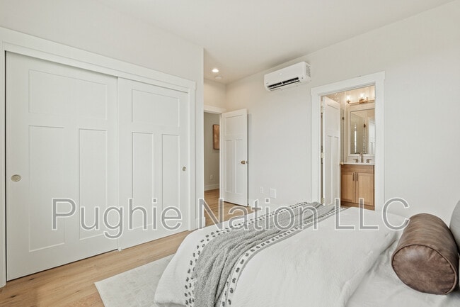 Building Photo - 4142 3rd Ave NW