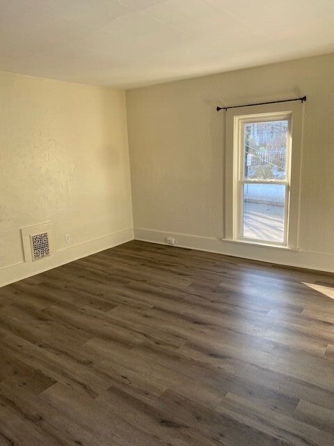 Building Photo - 336 Park Ave