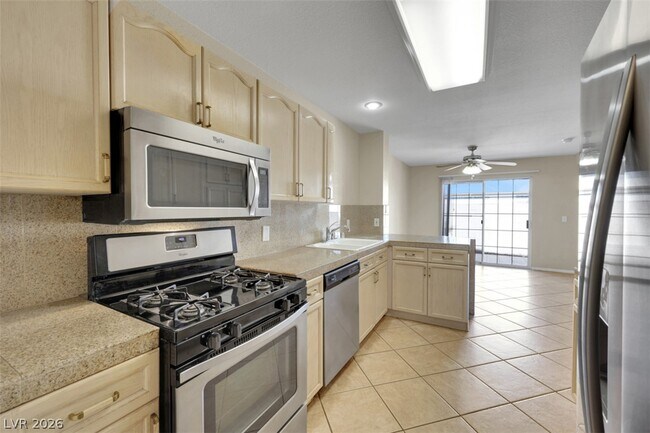 Building Photo - 2600 Pebblegold Ave