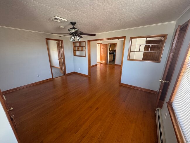 Building Photo - 102 E Liberty St