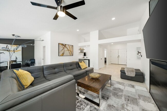 Building Photo - 74830 Waring Ct