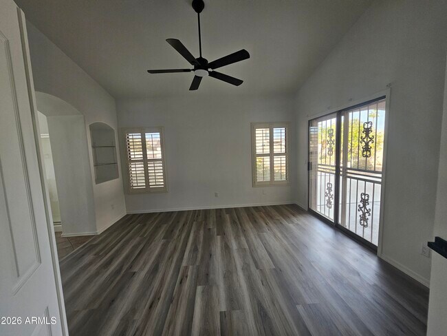 Building Photo - 8824 W Custer Ln