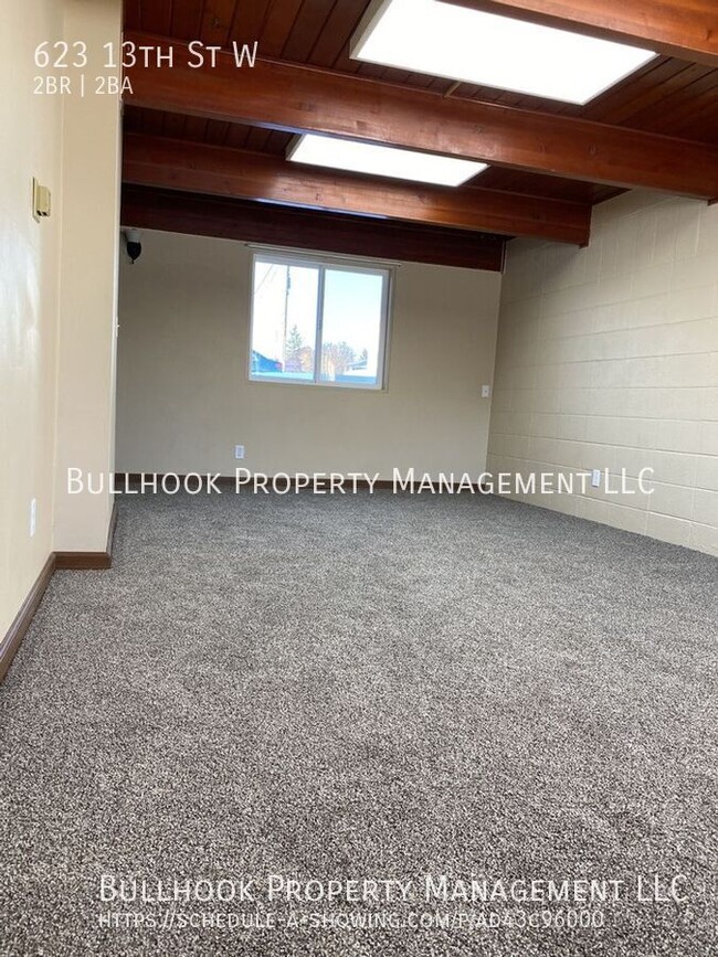 Building Photo - MOVE IN SPECIAL  - $300 off first full mon...