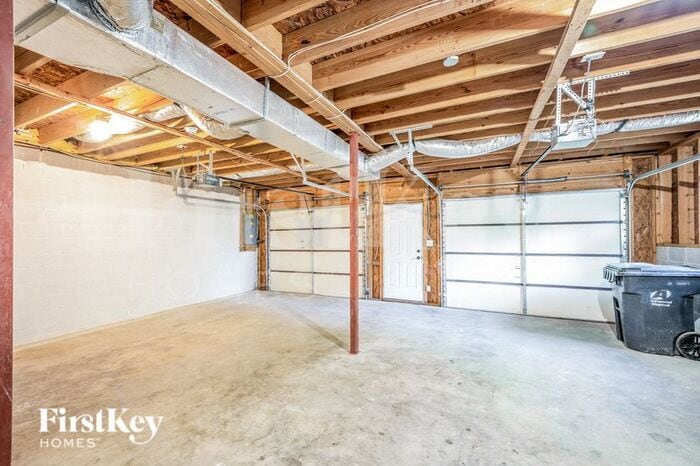 Building Photo - 105 Whispering Way