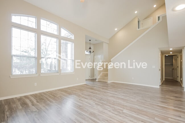 Building Photo - 1668 Niagara St