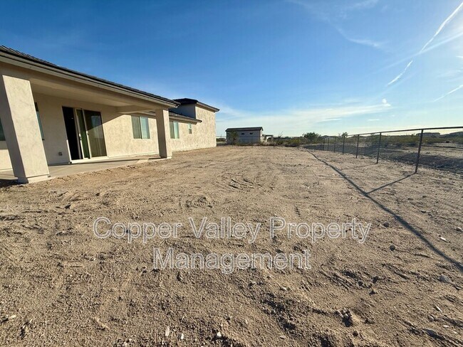 Building Photo - 20293 W Hazelwood St