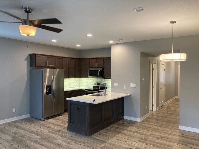 Building Photo - 916-918 9th Street