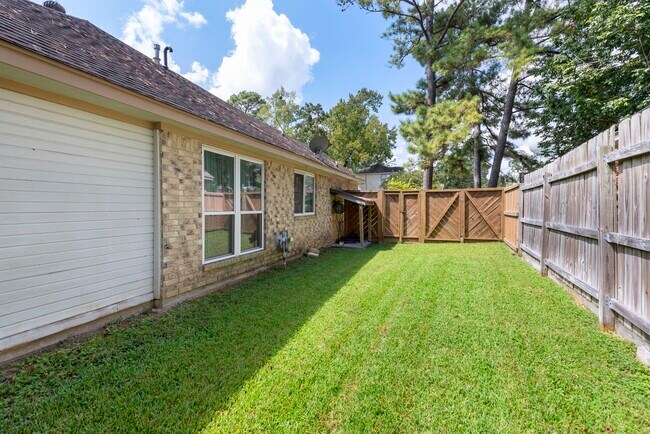 Building Photo - 6004 Hunnington Dr