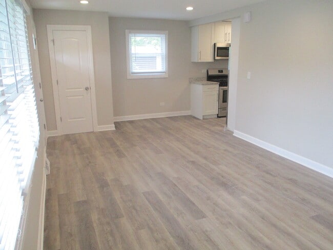 Building Photo - 1738 Ballentine St