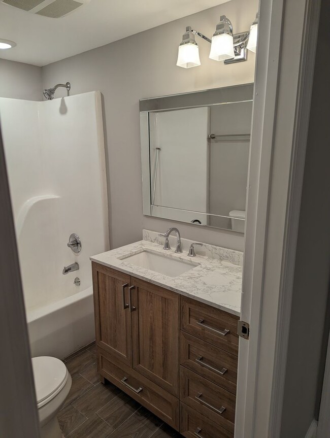 Building Photo - 105 James Agee St