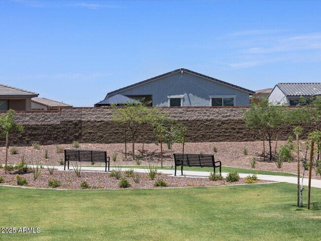 Building Photo - 20775 N Roadrunner Ln