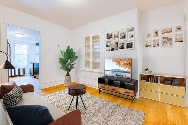 Primary Photo - 406 Kingsboro St