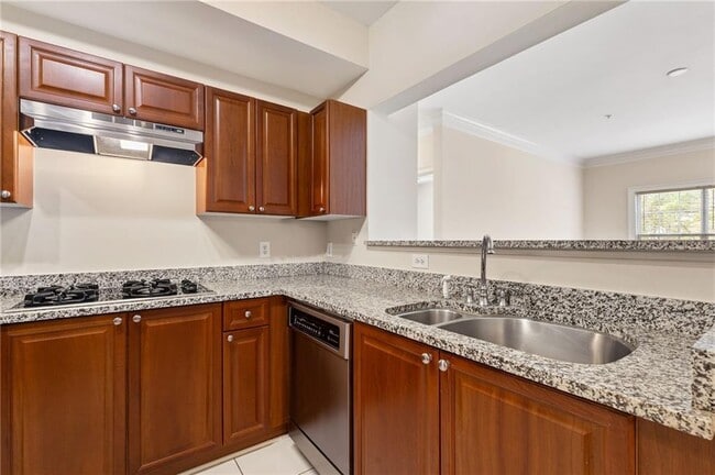 Building Photo - 3275 Lenox Rd NE