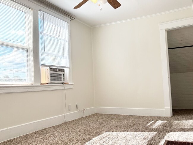 Building Photo - Alcoa 37701 - 3 bedroom 2 bath - call Jere...