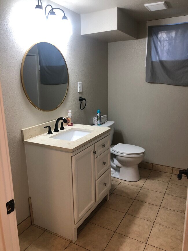 Bathroom - 3727 Dillon Ave